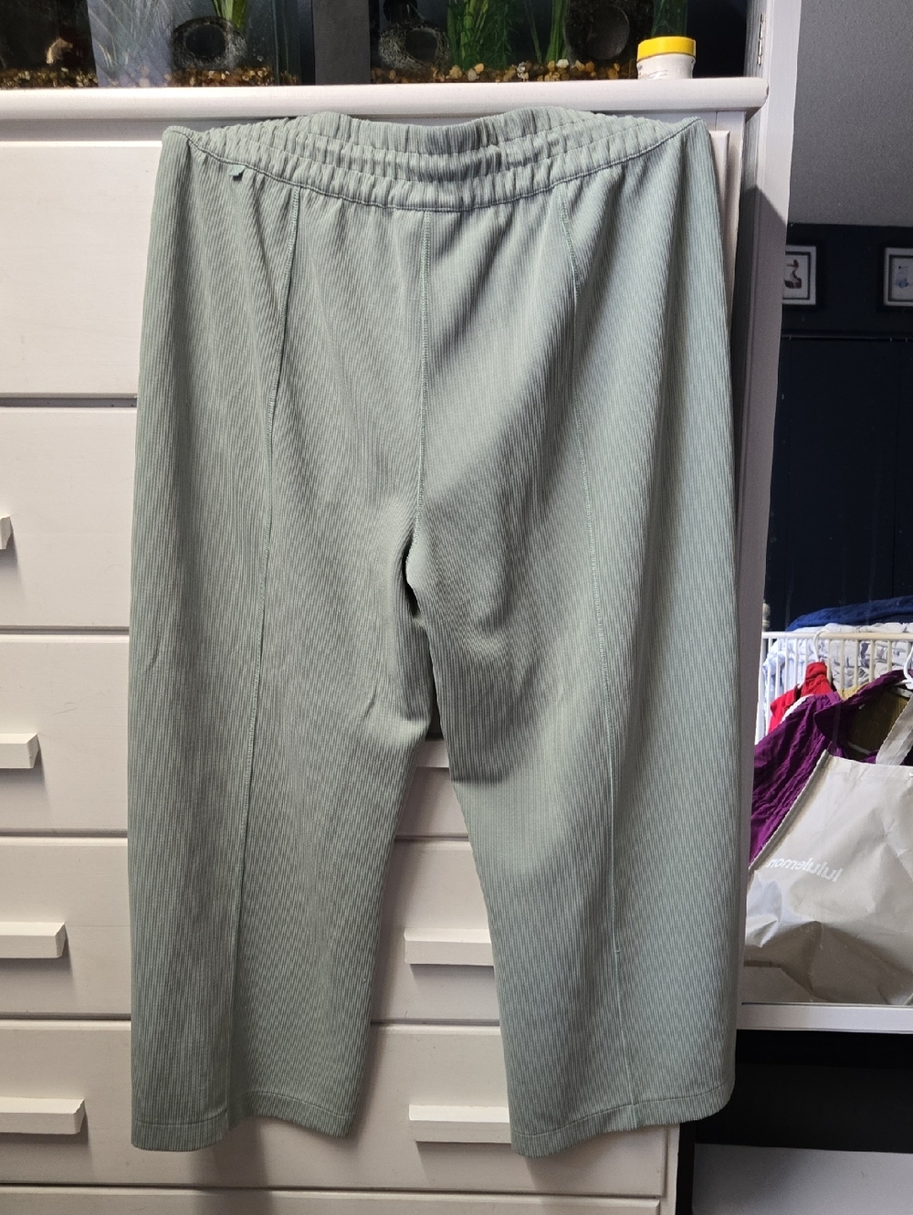 Lululemon Ribbed Softstreme Mid-Rise Wide-Leg Cropped Pant 25" - Picture 5 of 5